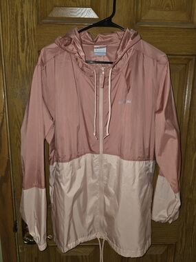 Columbia Women's Two-Tone Rose Pink Hooded Windbreaker Jacket